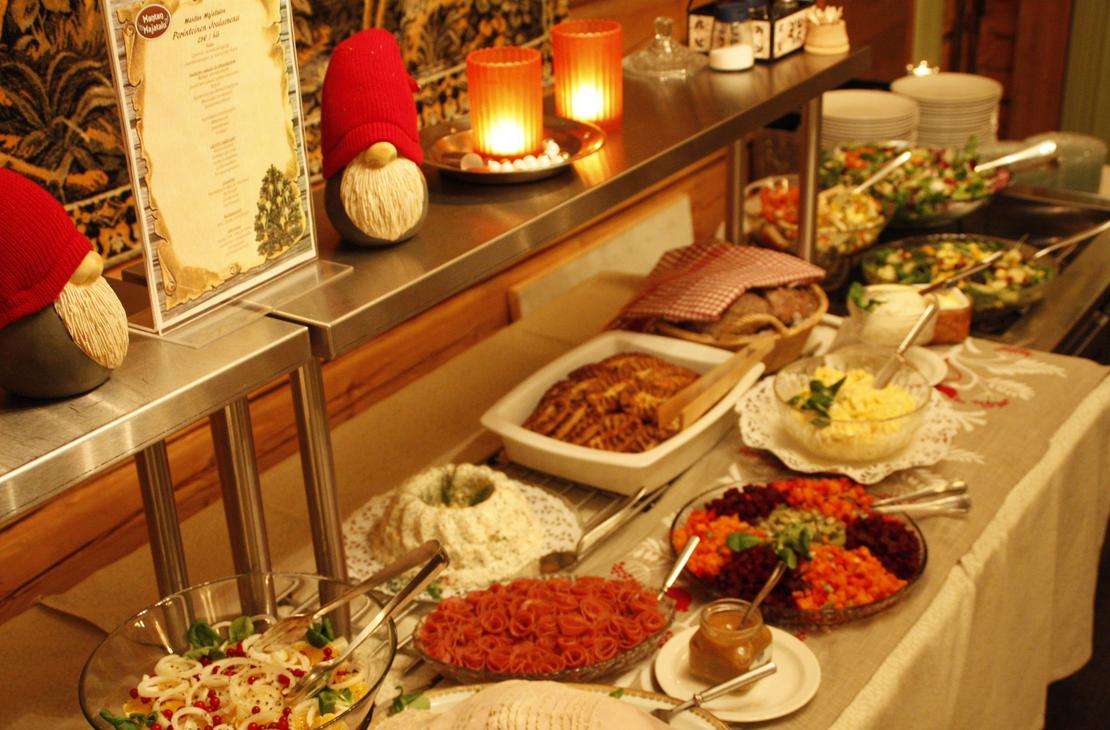 Mantan Majatalon jouluherkut katetaan noutopöytään.