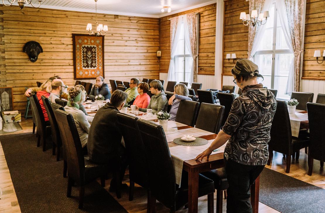 Mantan Majatalon Lanssi-sali toimii hyvin kokoustilana.