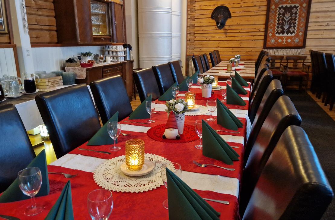 Mantan Majatalon juhlava joulukattaus