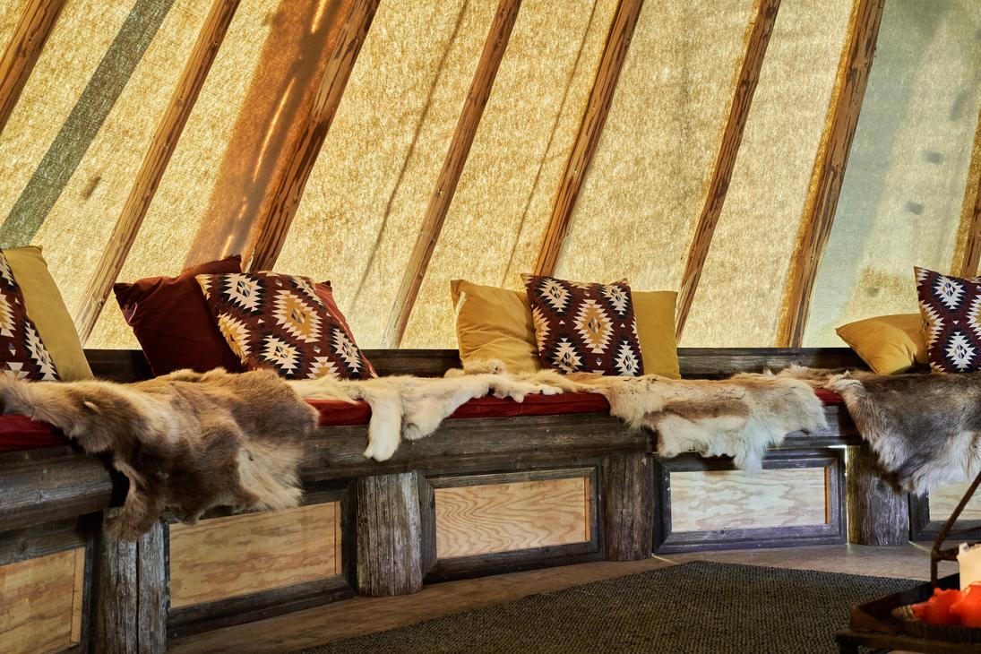 Mantan Majatalon pihakota sisältä.