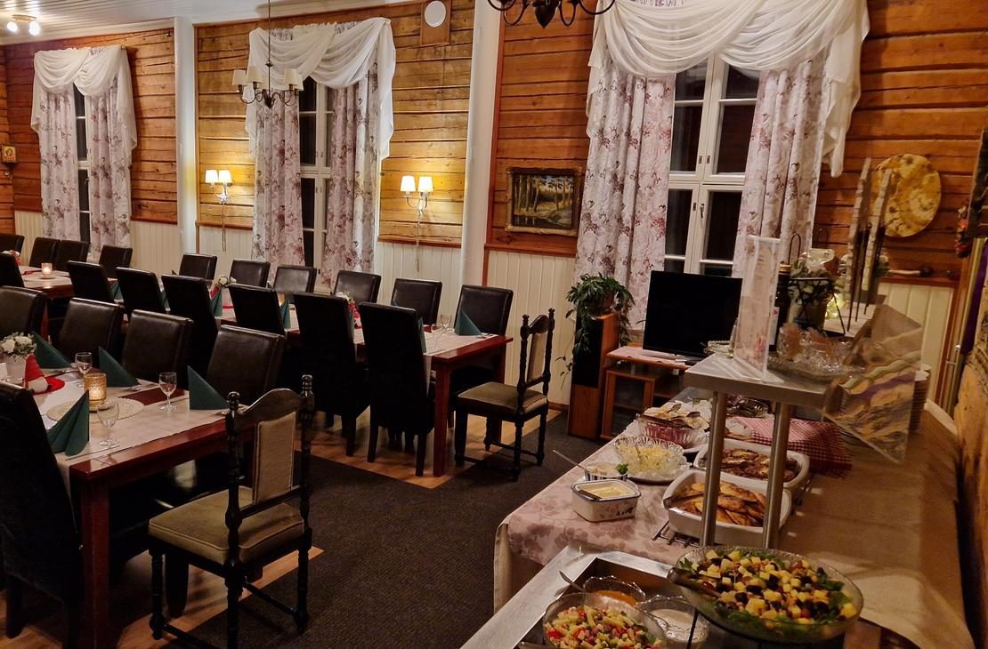 Mantan Majatalo Lanssi-sali on tunnelmallinen juhlatila.