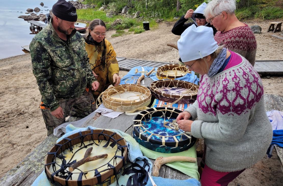 Rummur syntyv&auml;t J&auml;nissaaren kodassa