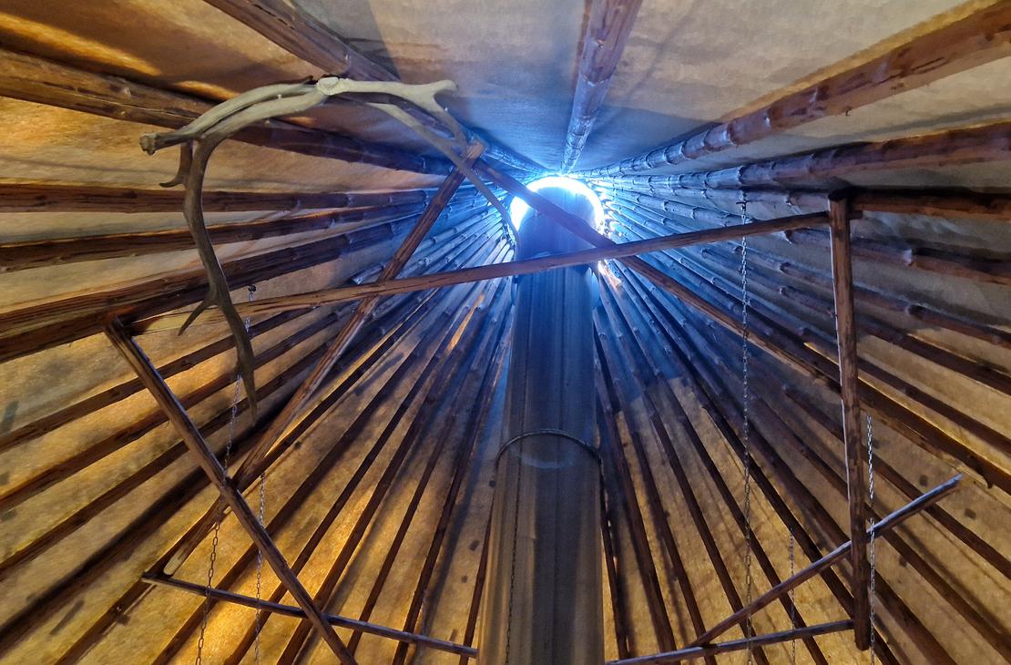 Mantan Majatalon pihakota sisältä.