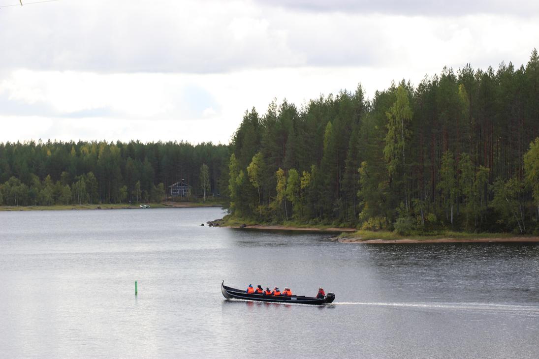 Jokiveneretkeläiset vesillä