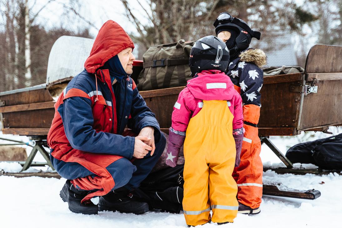 Matkalle lähtö on pienistä retkeläisistä jännää.