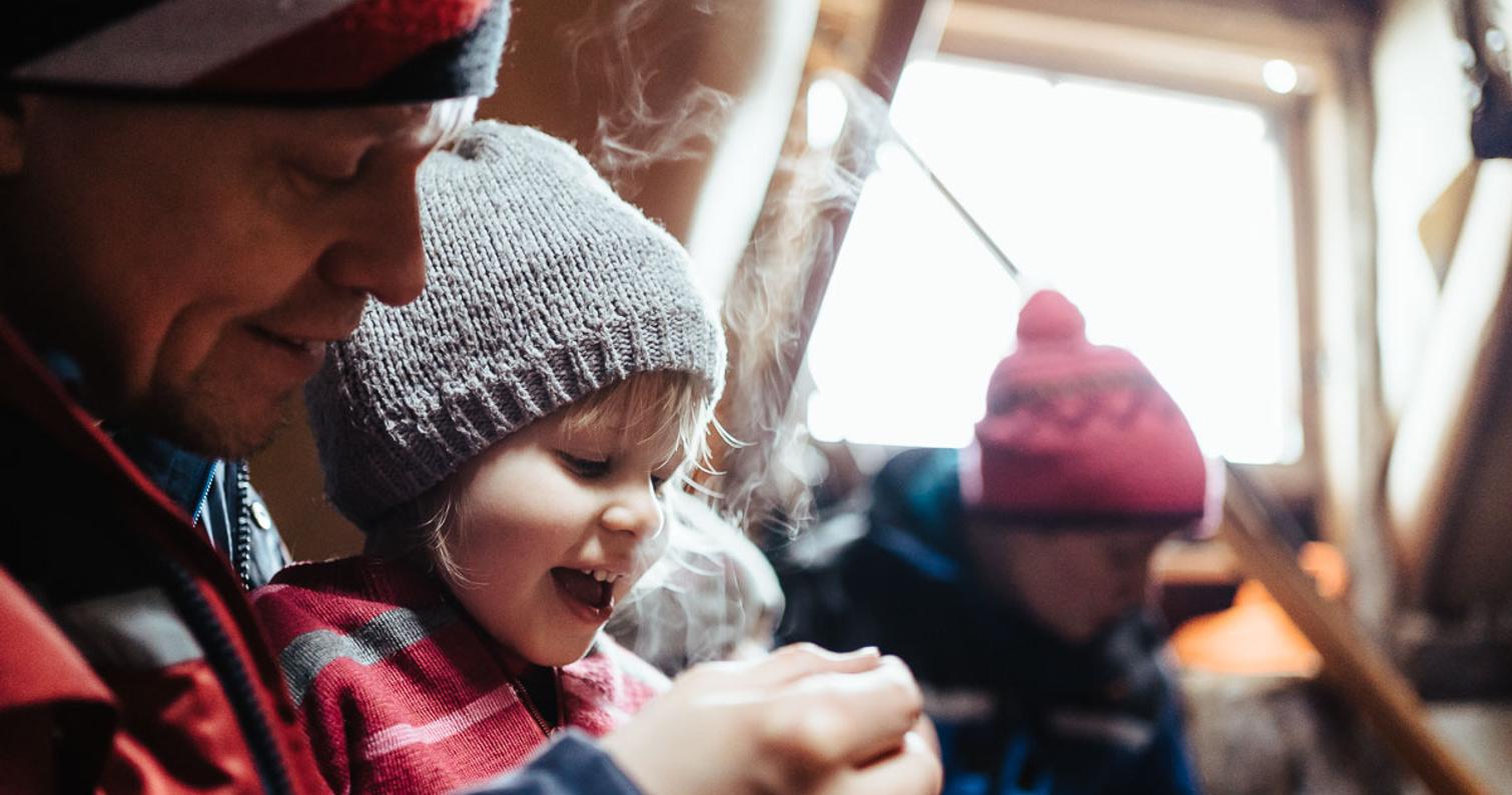 Pieni retkel&auml;inen ev&auml;stauolla J&auml;nissaaren kodalla