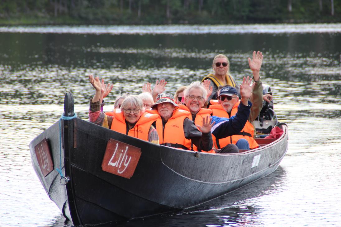 Jokiveneretkeläiset vesillä