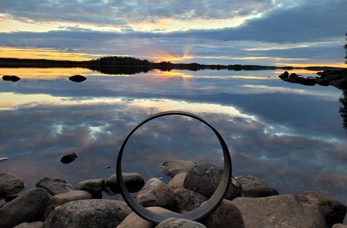 Illalla auringon laskiessa voi tehdä retken rantahiekalle.