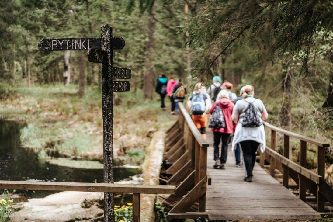 Tiimiseikkailun aikana liikutan M&ouml;hk&ouml;n ruukin alueella.