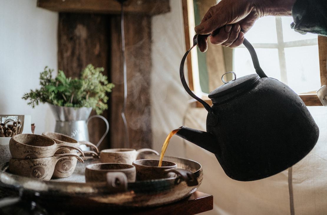 Väliajalla on tarjolla usein myös aitoa nuotiokahvia.