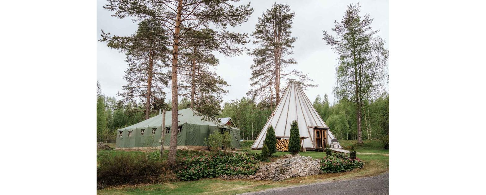 Mantan Majatalon pihakota- ja teltta.