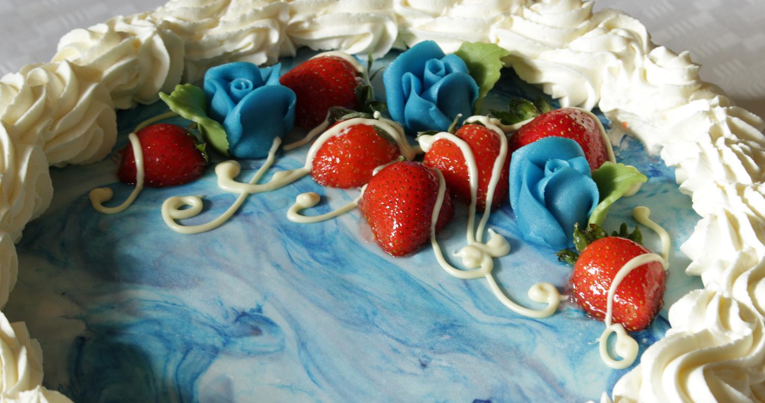 Konfirmaatiojuhlan kakku