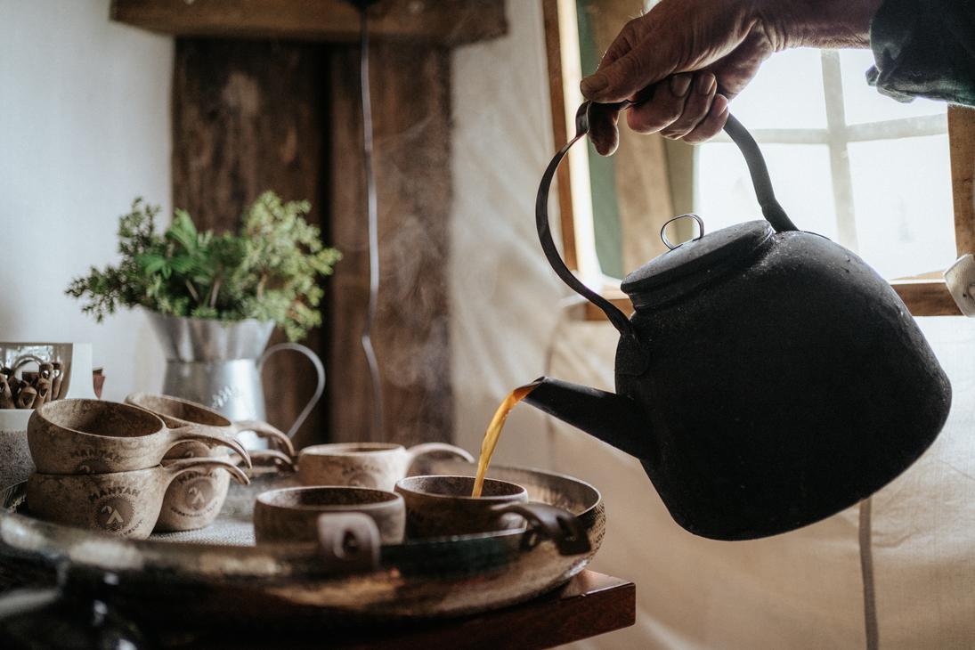 V&auml;liajalla on tarjolla usein my&ouml;s aitoa nuotiokahvia.