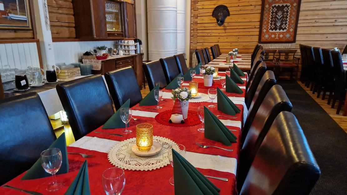 Mantan Majatalon juhlava joulukattaus