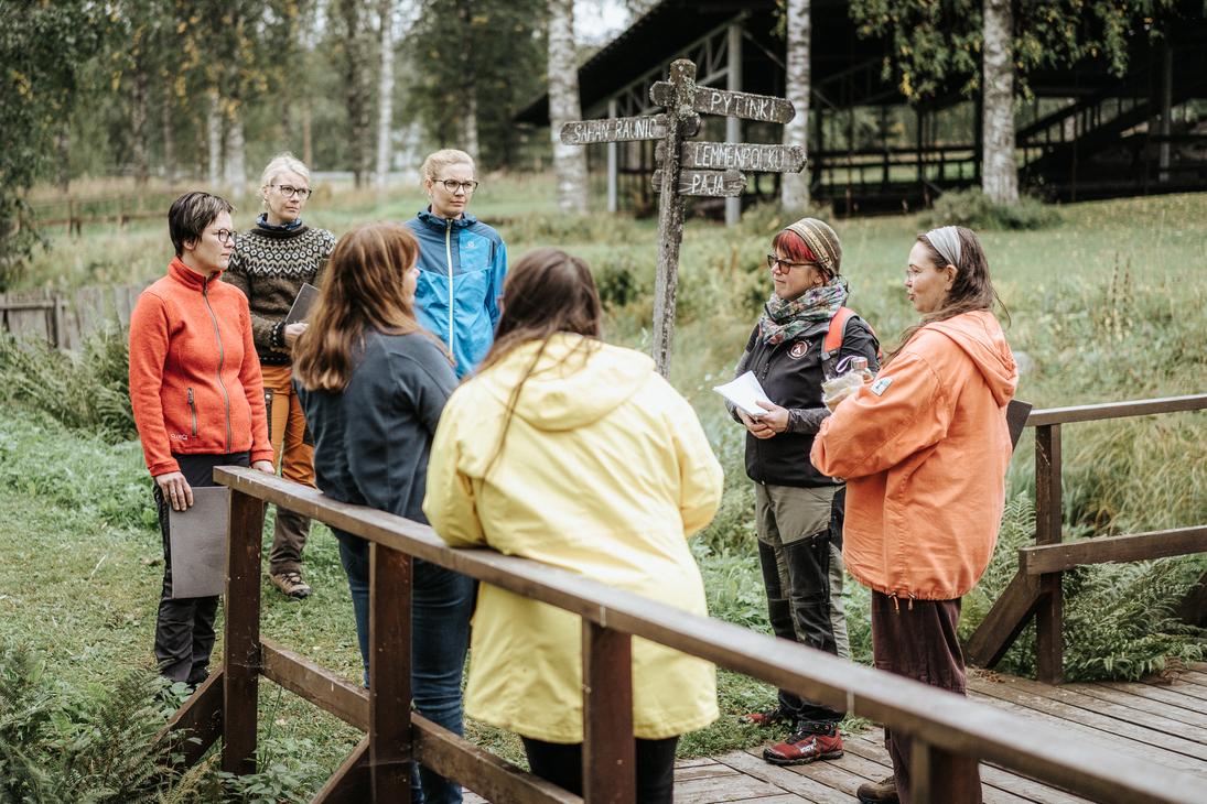 Metsämieliretkeläiset yhdessä