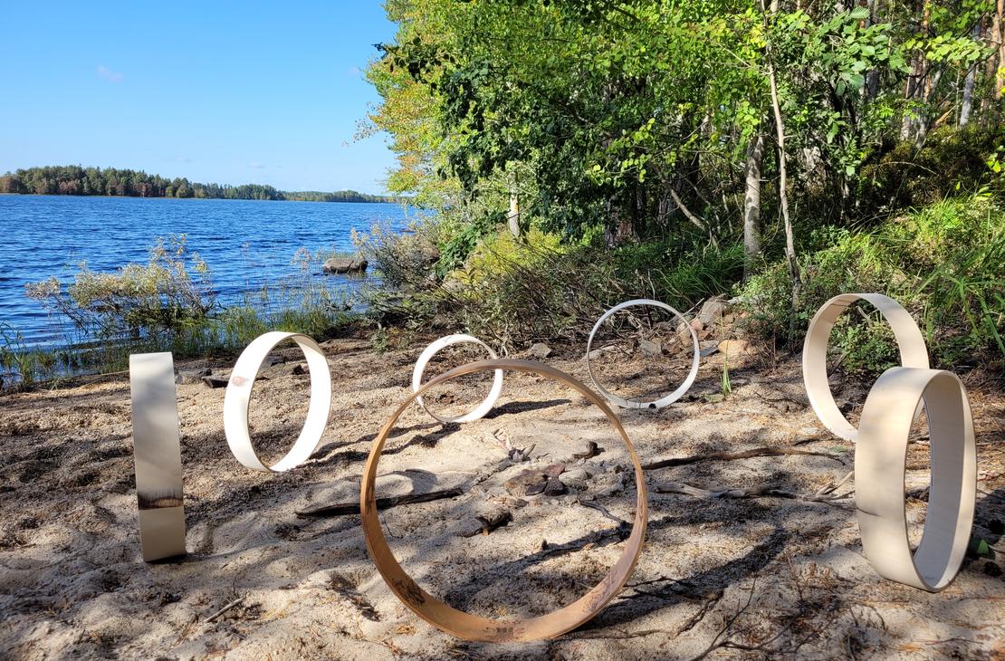 Rumpukeh&auml;t J&auml;nissaaressa.