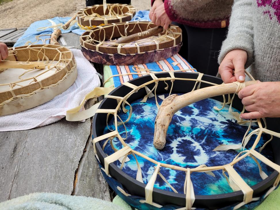 Rumpukalvot voi v&auml;rj&auml;t&auml; haluamassaan v&auml;reiss&auml;.