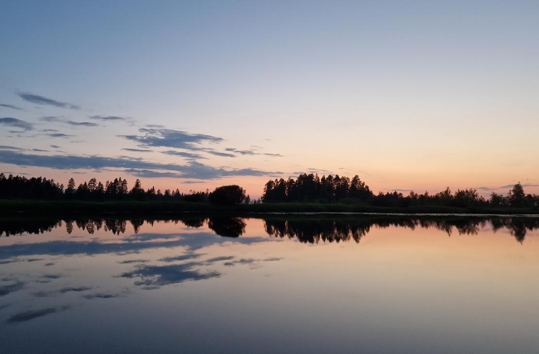 Kaunis iltamaisema Nuoraj&auml;rvelt&auml;